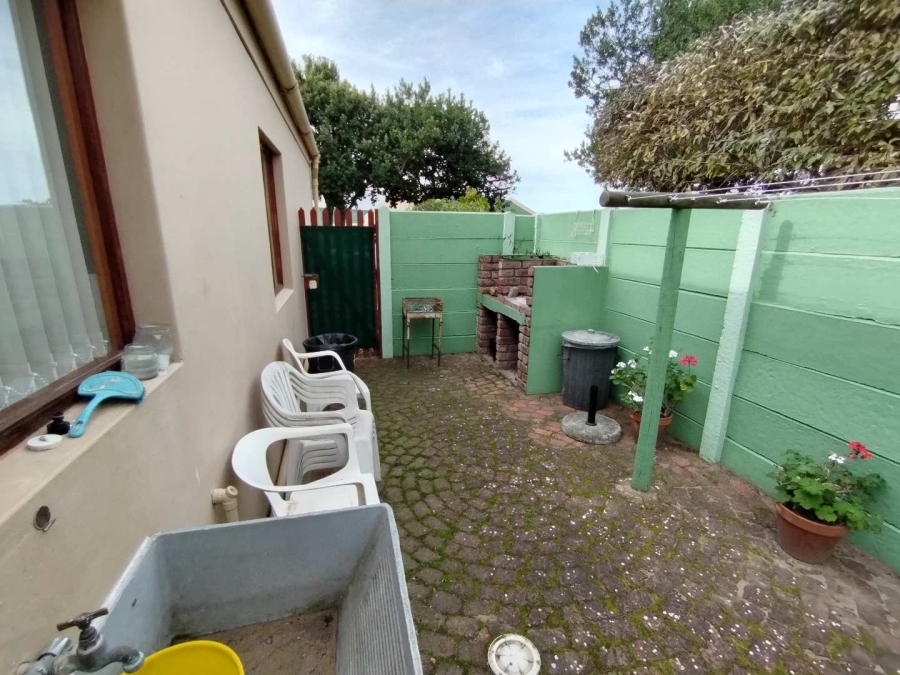 To Let 3 Bedroom Property for Rent in Stilbaai Wes Western Cape